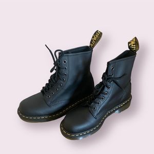 BRAND NEW Black Leather Dr. Martens Boots 1460 Softy T